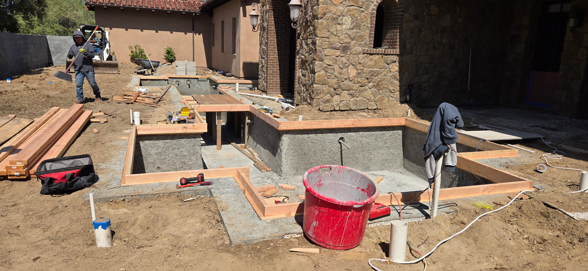 Concrete pour angle